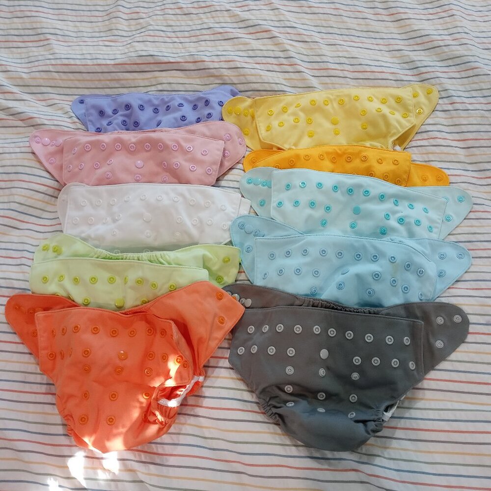 Cloth Diapers Full Set - 10 covers and 31 Flip brand inserts